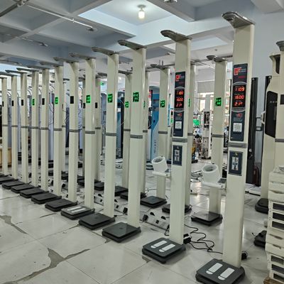 Ιατρική υπερηχητική κλίμακα ύψους και βάρους με ανάλυση σωματικού λίπους και πίεσης αίματος