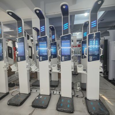 Πολυλειτουργικός αυτοεξυπηρετούμενος σταθμός ελέγχου υγείας με ανάλυση σύνθεσης σώματος