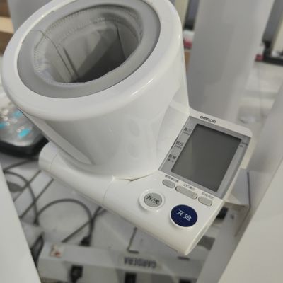Επαγγελματική υπερηχητική ψηφιακή κλίμακα ύψους και βάρους για νοσοκομείο μεγέθους 33 * 55 * 235cm