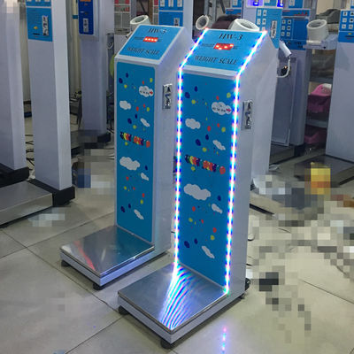 Ακριβής εύρος βάρους 8-200kg Σκηνομετρία σώματος για γυμναστήριο με κερματομηχανή και συνολικό μέγεθος 34*50*123cm