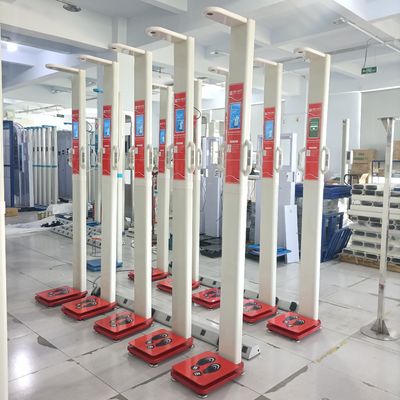 Η μηχανή με κλίμακα BMI με ανάλυση σωματικού λίπους AC100-220V